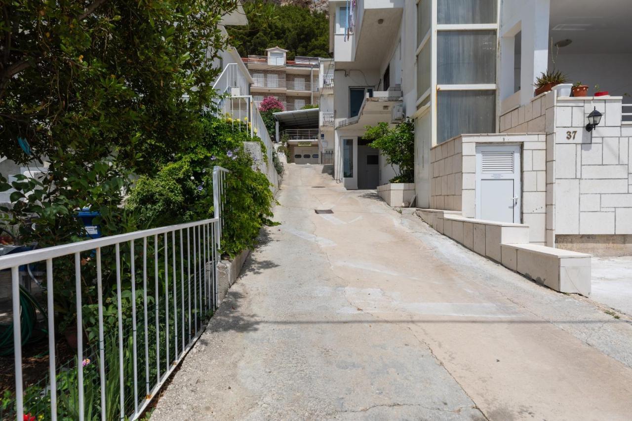 Apartments By The Sea Duce, Omis - 2992 Dugi Rat Exterior photo